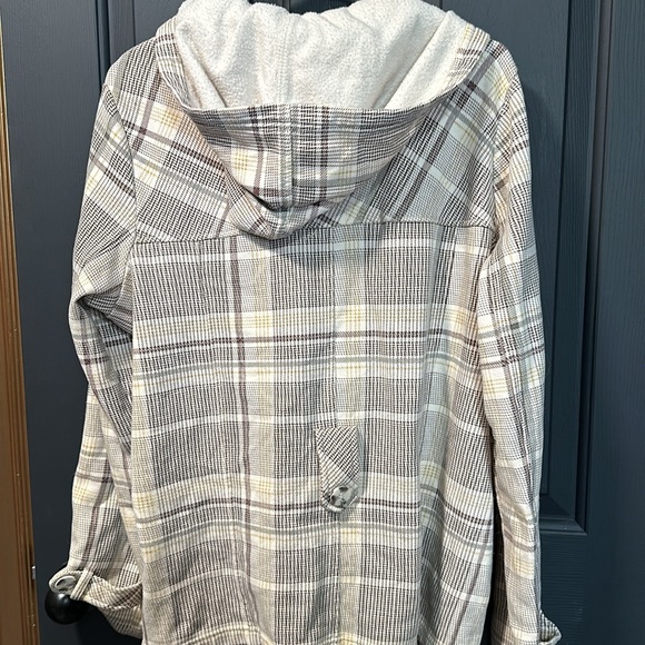 Hooded lightweight jacket - Picture 2 of 4